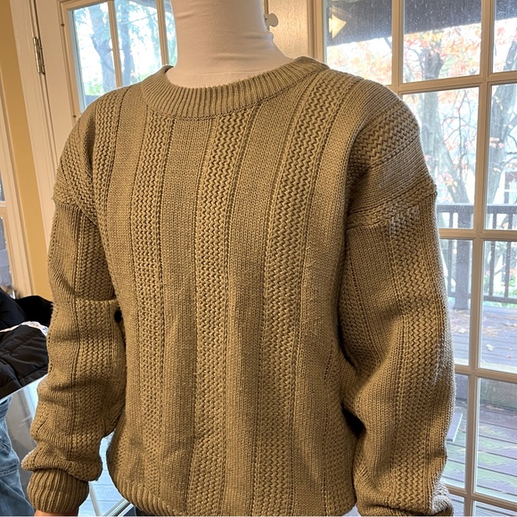 WESTCHESTER CLASSICS Crewneck Sweater - Picture 6 of 7